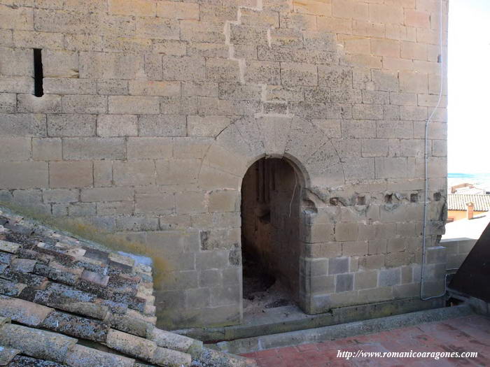 EXTERIOR DE LA PARTE ALTA DE LA TORRE